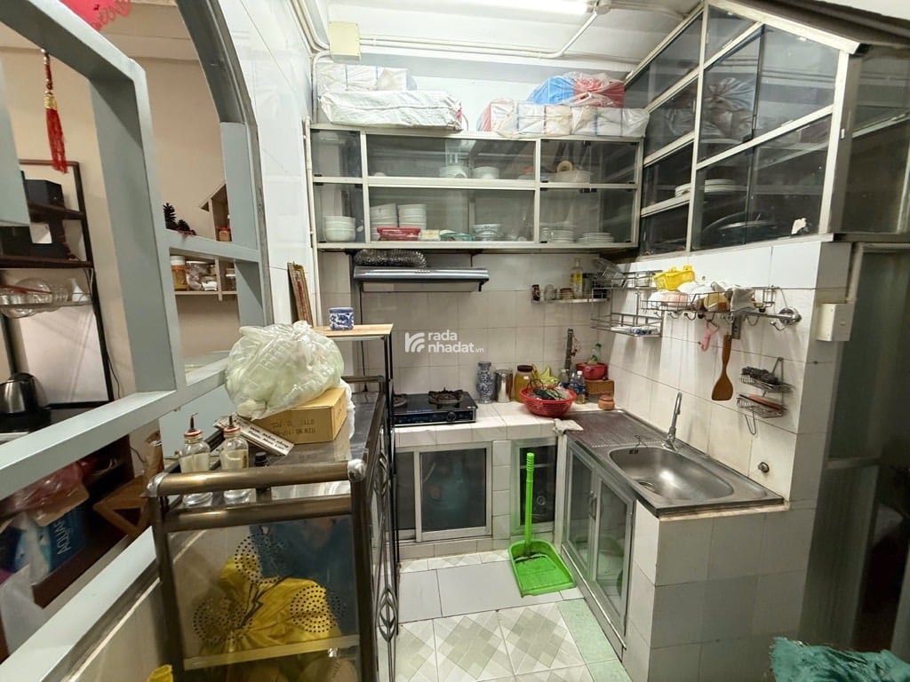 4 TẦNG NÚI THÀNH P.13- TÂN BÌNH HẺM NHỰA XE HƠI VÀO NHÀ- DT: 30M2- 5.7 TỶ 