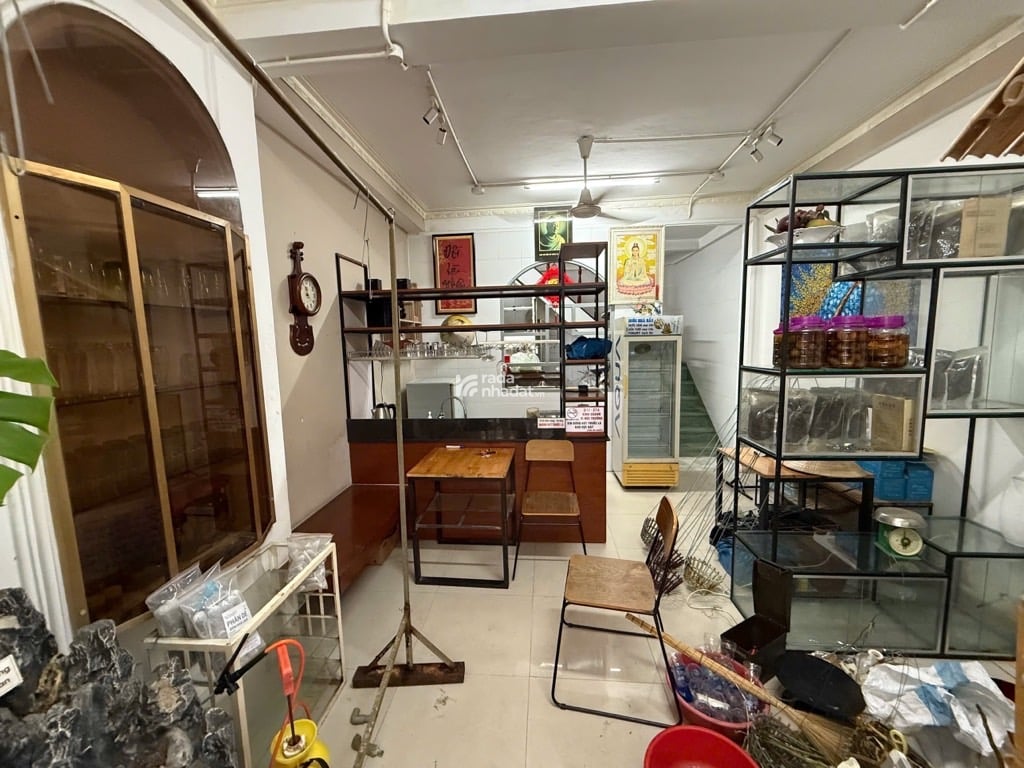 4 TẦNG NÚI THÀNH P.13- TÂN BÌNH HẺM NHỰA XE HƠI VÀO NHÀ- DT: 30M2- 5.7 TỶ 