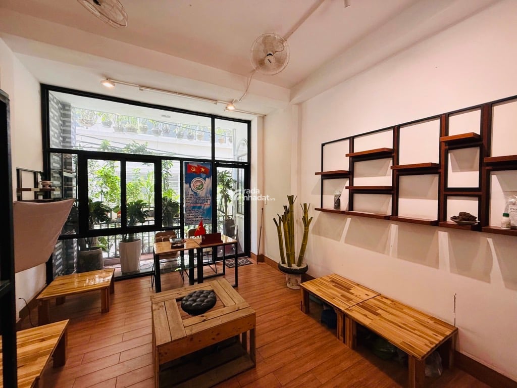 4 TẦNG NÚI THÀNH P.13- TÂN BÌNH HẺM NHỰA XE HƠI VÀO NHÀ- DT: 30M2- 5.7 TỶ 