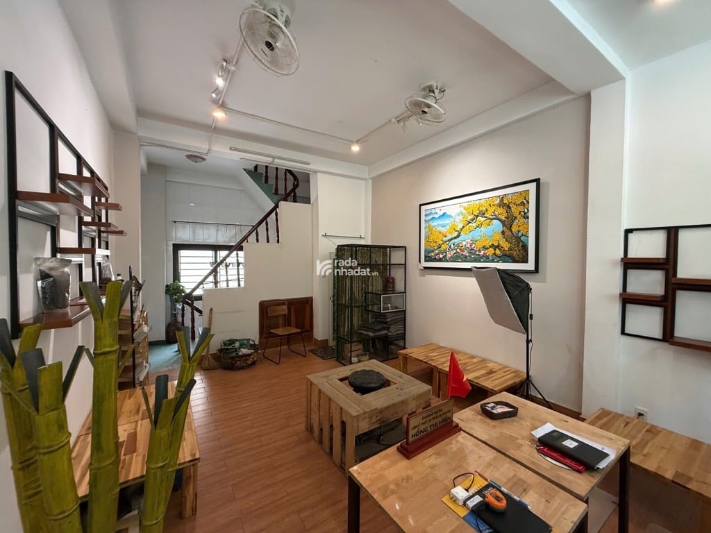 4 TẦNG NÚI THÀNH P.13- TÂN BÌNH HẺM NHỰA XE HƠI VÀO NHÀ- DT: 30M2- 5.7 TỶ 