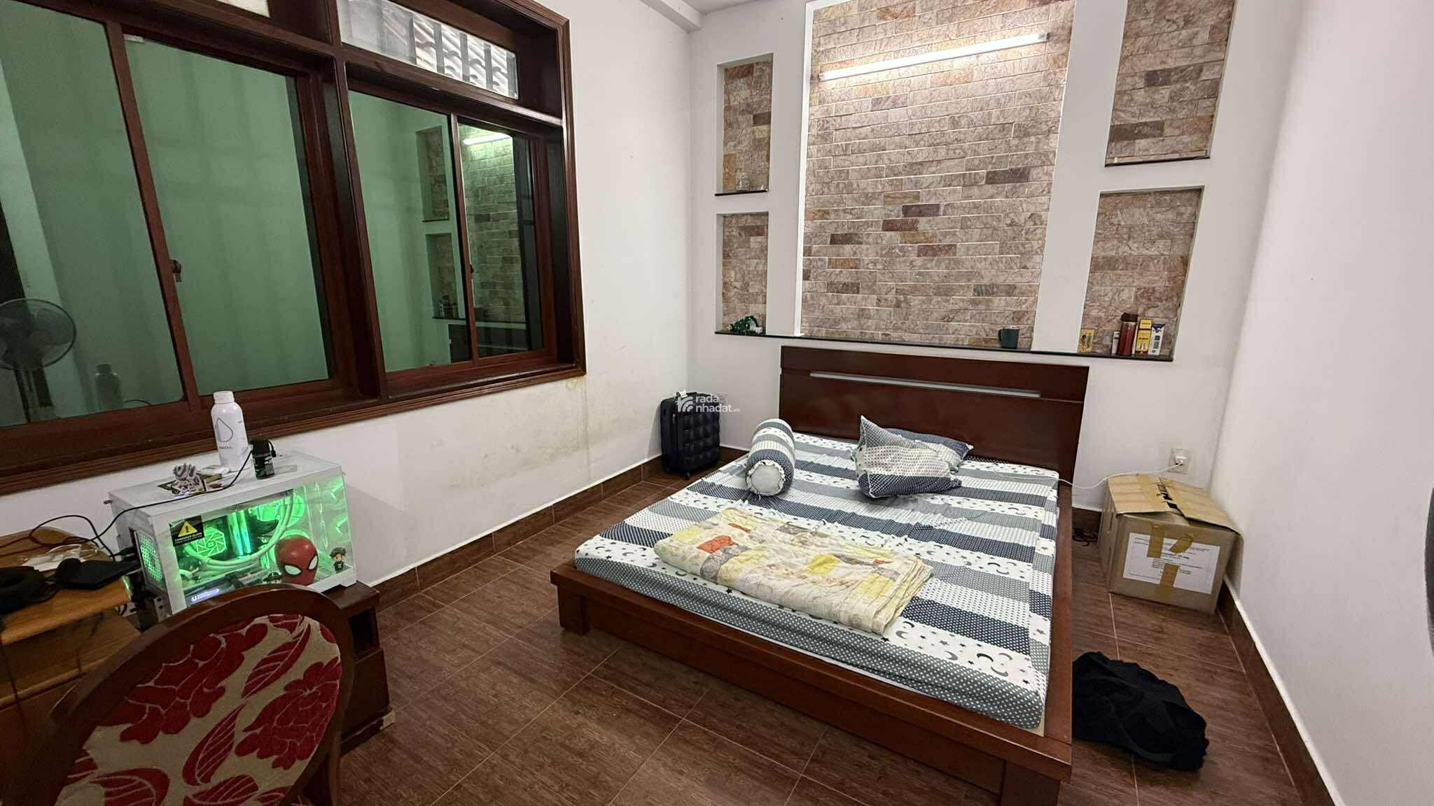 NHÀ 5 TẦNG HẦM Ô TÔ - KHU PHÂN LÔ VIP GẦN BV 175 - 6PN FULL NỘI THẤT