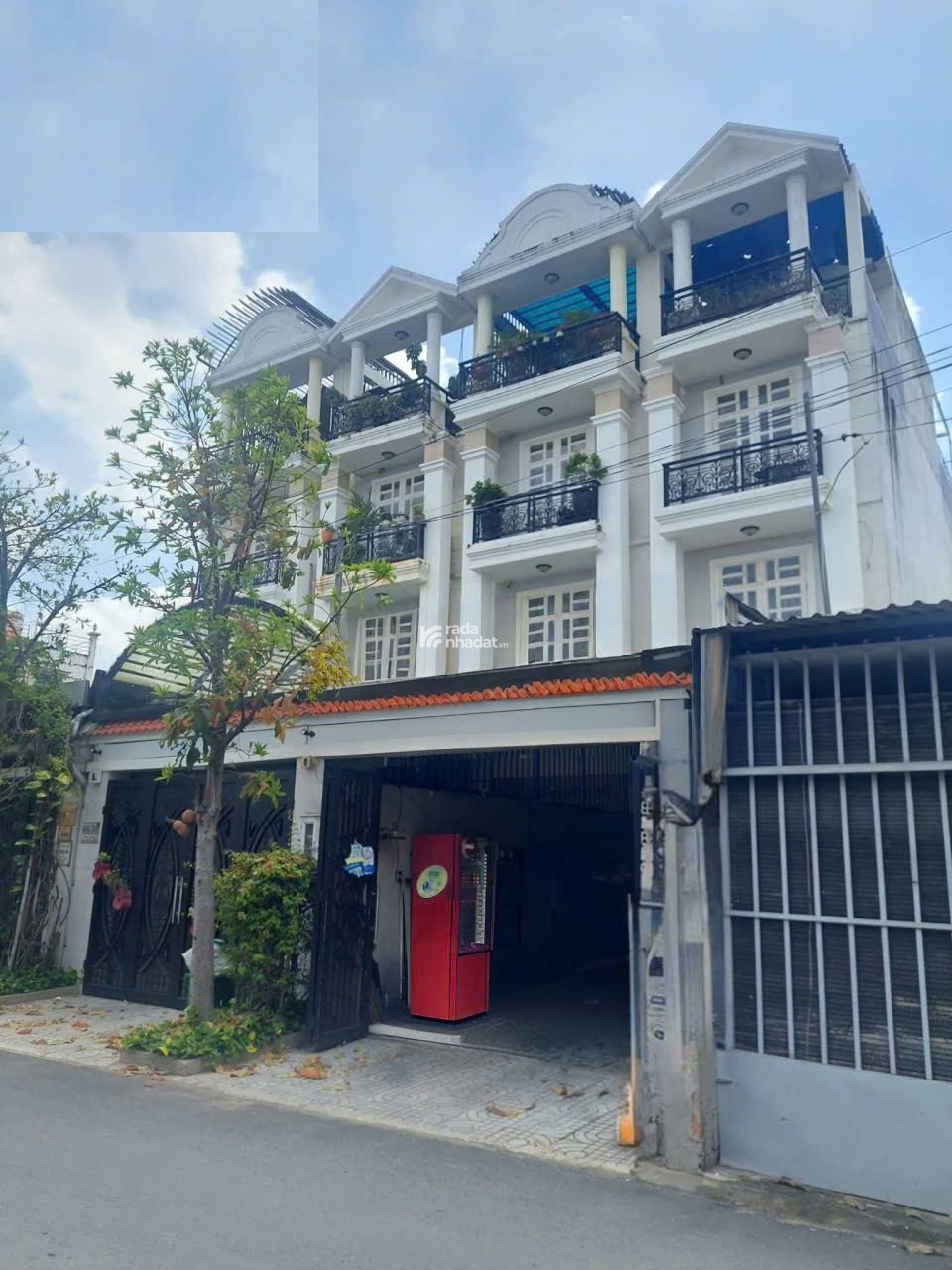 CHO THUÊ NHÀ 4 TẦNG SIÊU RỘNG  CÓ SÂN ĐẬU ÔTÔ MẶT TIỀN ĐƯỜNG 9M,Hiệp Bình Thủ Đức