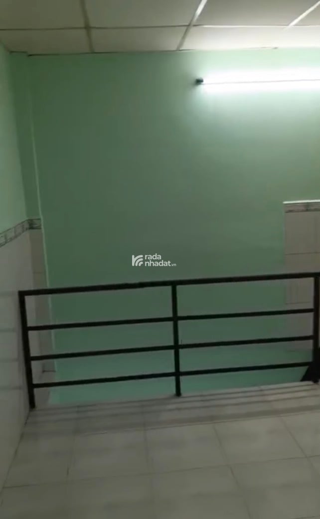 NGAY CHỢ VẢI, HẺM XE HƠI NGUYỄN SƠN, TÂN PHÚ, Ở NGAY. GIẢM 550TR CHỈ 2T TL TỐT