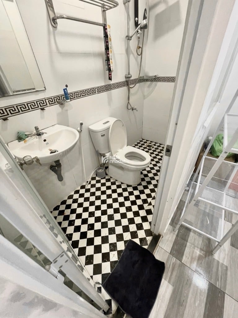 Bán nhà Phan Đình Phùng, 3 bước ra mặt tiền, 45m2, ngang 6m, nhỉnh 6 tỷ.