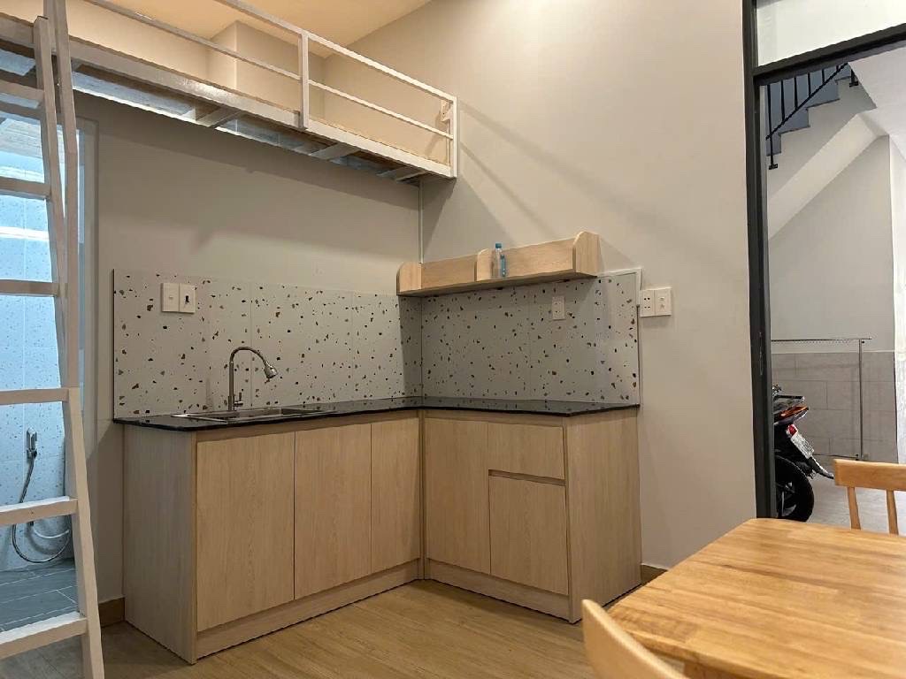 XE TẢI XE HƠI NGỦ TRONG NHÀ 5 PHÒNG CHO THUÊTrần Thái Tông( Phường 15 cũ) Tân Bình