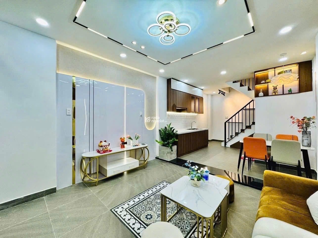 Bán nhà hẻm xe hơi tại Lê Văn Duyệt P3 Bình Thạnh, DT: 43m2, Sổ sẵn.
