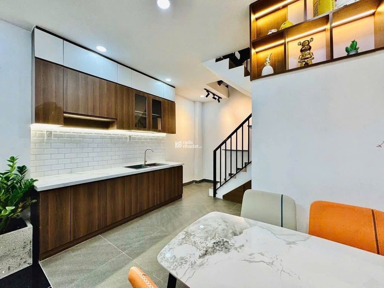 Bán nhà hẻm xe hơi tại Lê Văn Duyệt P3 Bình Thạnh, DT: 43m2, Sổ sẵn.