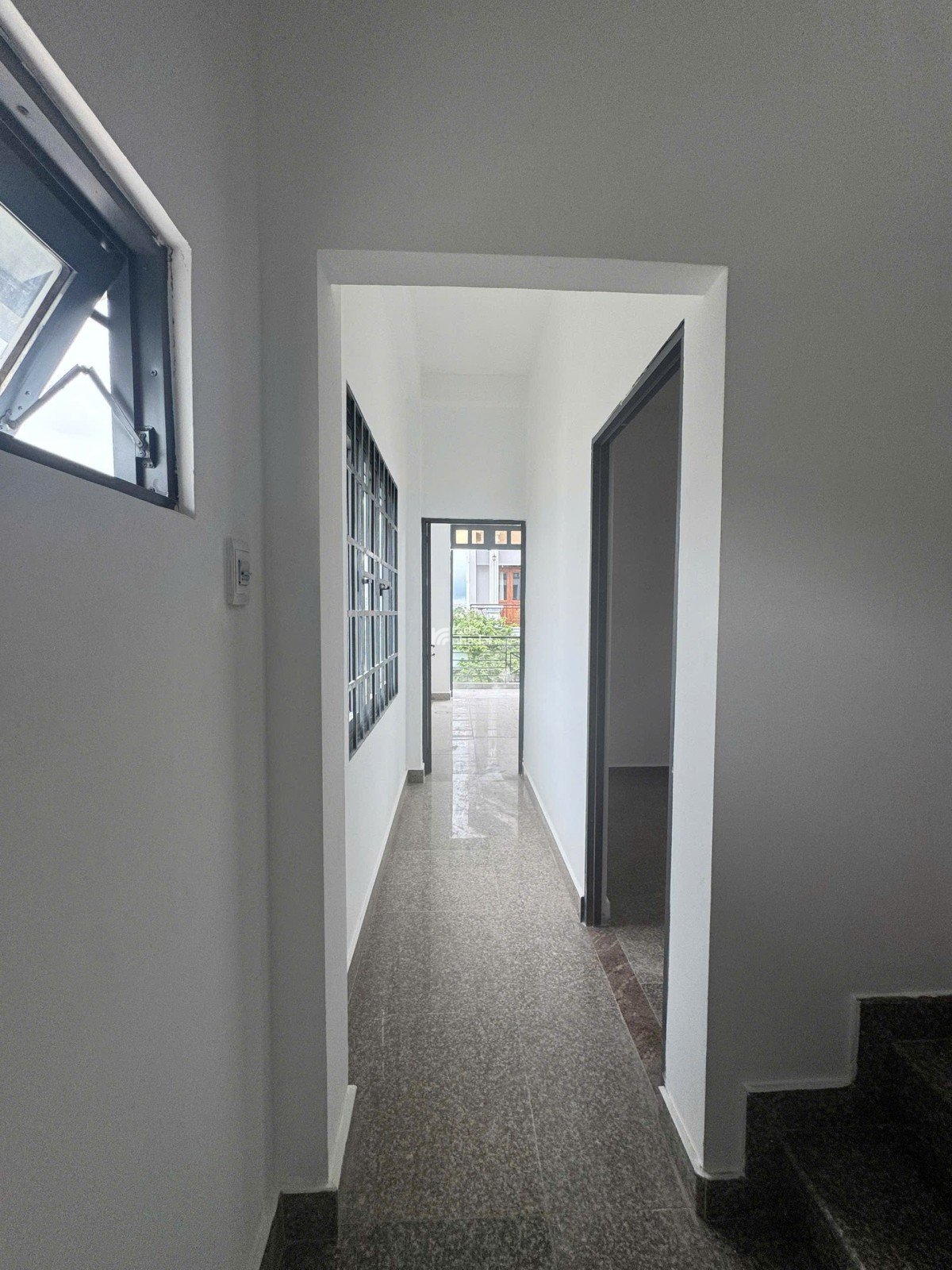  NHÀ MỚI CÒN THƠM MÙI SƠN - 3 TẦNG  - HXH  - SÁT CẦU VƯỢT LINH XUÂN  - LINH XUÂN  - THỦ ĐỨC.