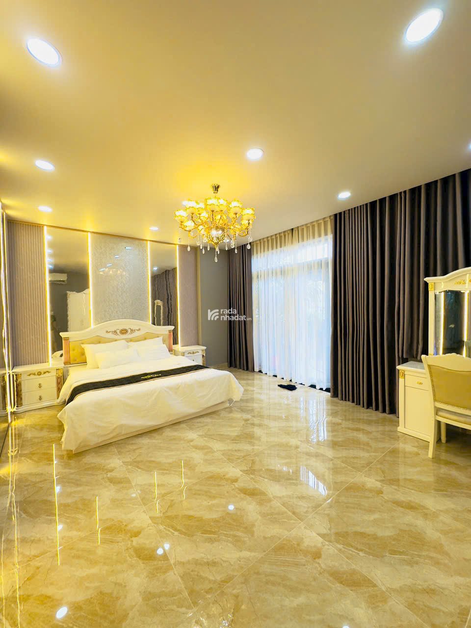 Bán Nhà mặt tiền Trần Nhân Tôn Q10 Diện tích 4x18m 3 tầng Giá 30 tỷ