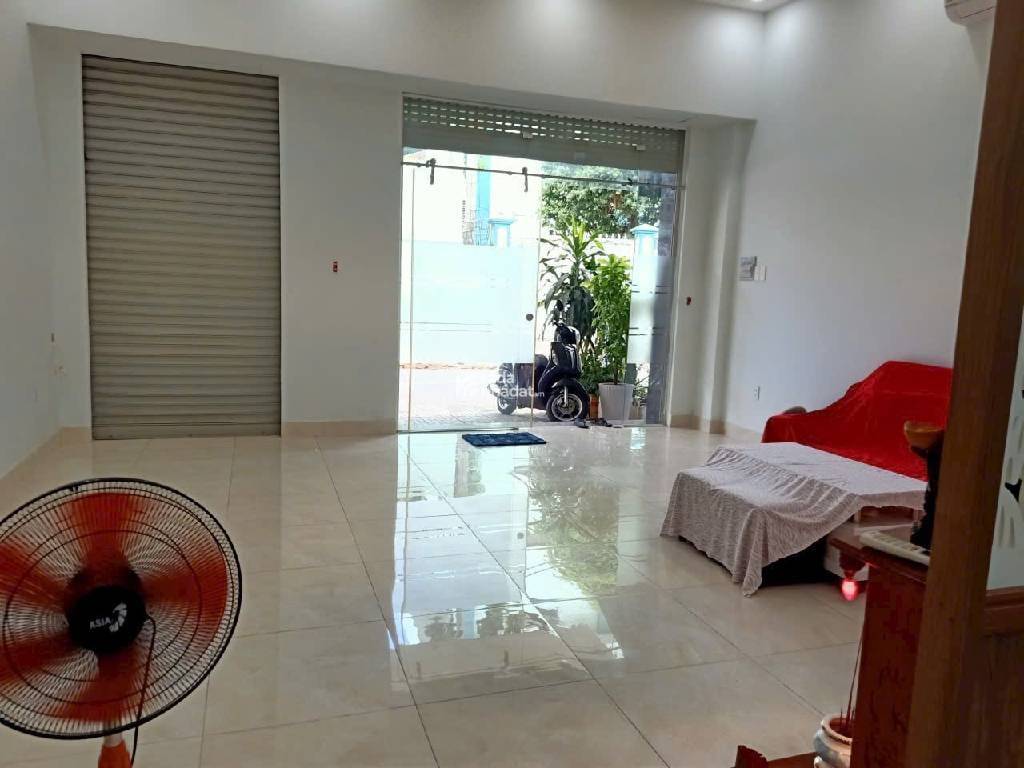 GẦN CHỢ VẢI, HẺM XE HƠI LÊ VĂN PHAN, TÂN PHÚ, 5.5M NGANG HIẾM CÓ. GIẢM 550TR CHỈ 3.5T TỐT