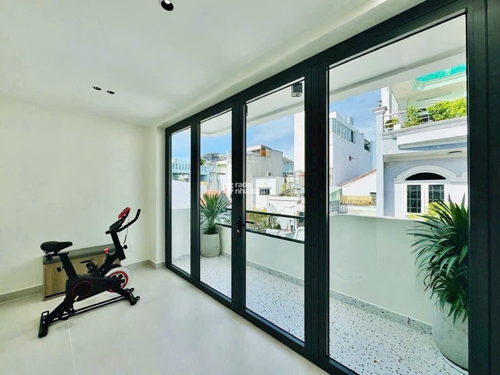 BÁN NHÀ MỚI GÒ VẤP - KẾ MẶT TIỀN PHẠM VĂN CHIÊU -  HẺM XE TẢI