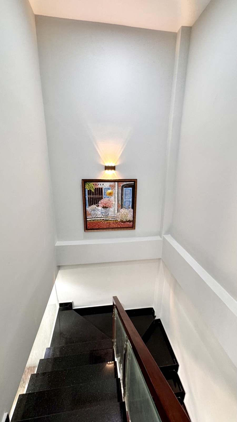 Bán Nhà Diện Tích Rộng Ngang Bề Thế 9.8m Hơn 4 Tỷ Ngay TL 10