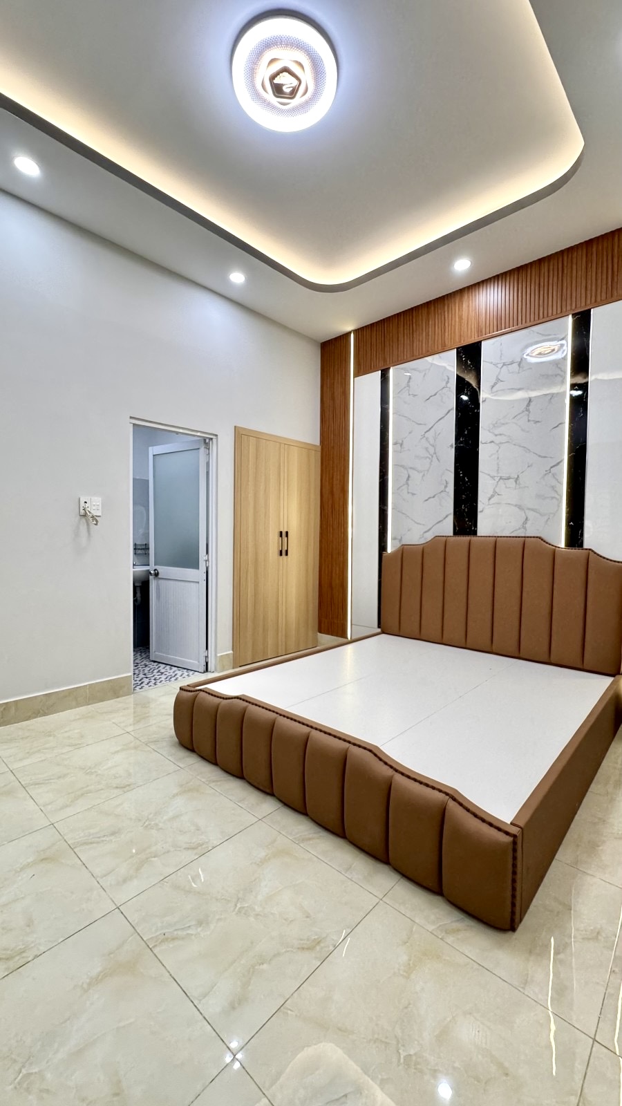 Bán Nhà Diện Tích Rộng Ngang Bề Thế 9.8m Hơn 4 Tỷ Ngay TL 10