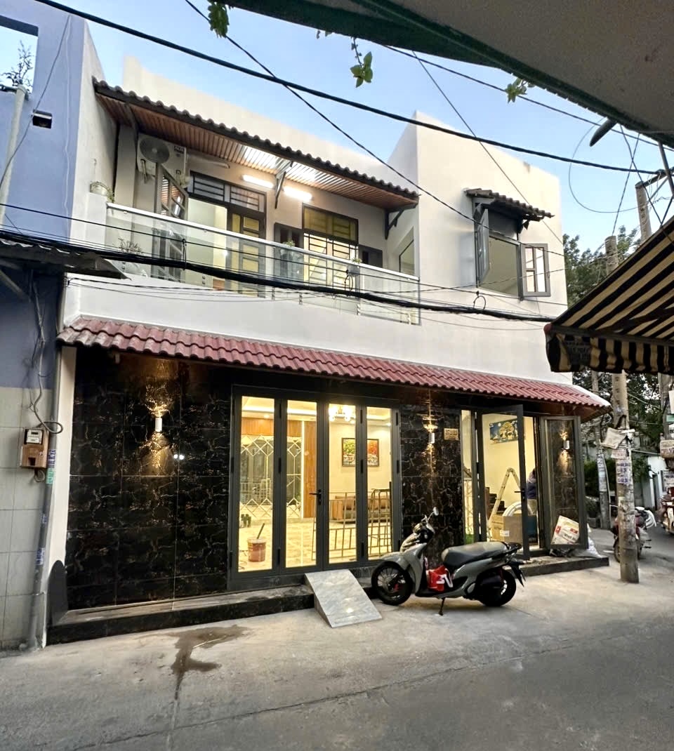 Bán Nhà Diện Tích Rộng Ngang Bề Thế 9.8m Hơn 4 Tỷ Ngay TL 10