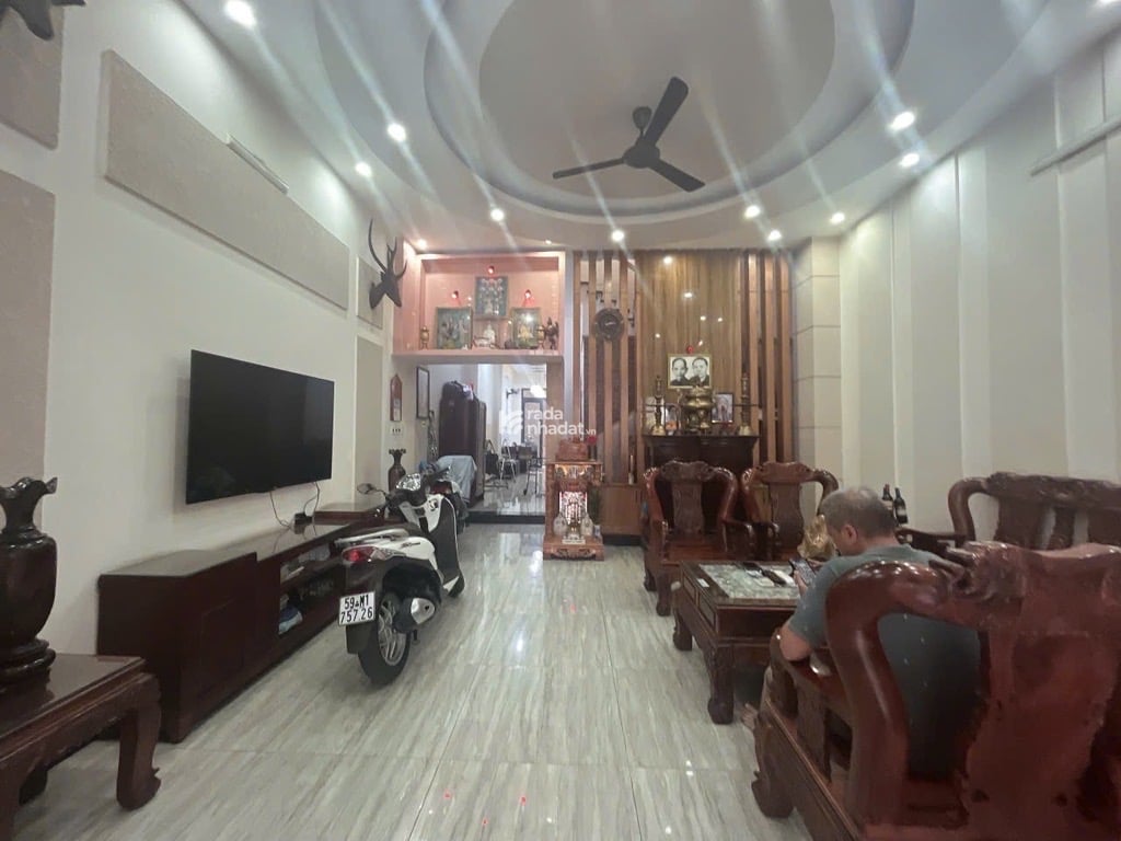 Vị trí: Hẻm 2 xe tải tránh nhau, cách mặt by irnf Minh Phụng 30m