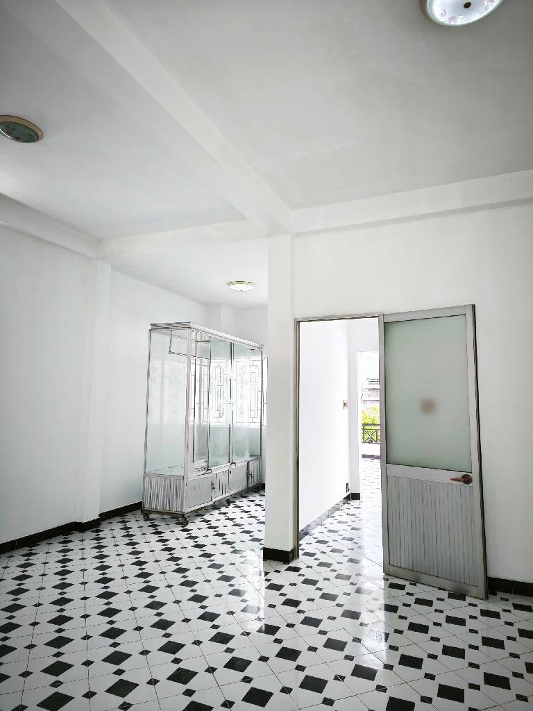 NHÀ 3 TẦNG MẶT TIỀN ĐƯỜNG 15M - KINH DOANH ỔN ĐỊNH - SÁT ĐƯỜNG TÊN LỬA - NGANG HIẾM 6M