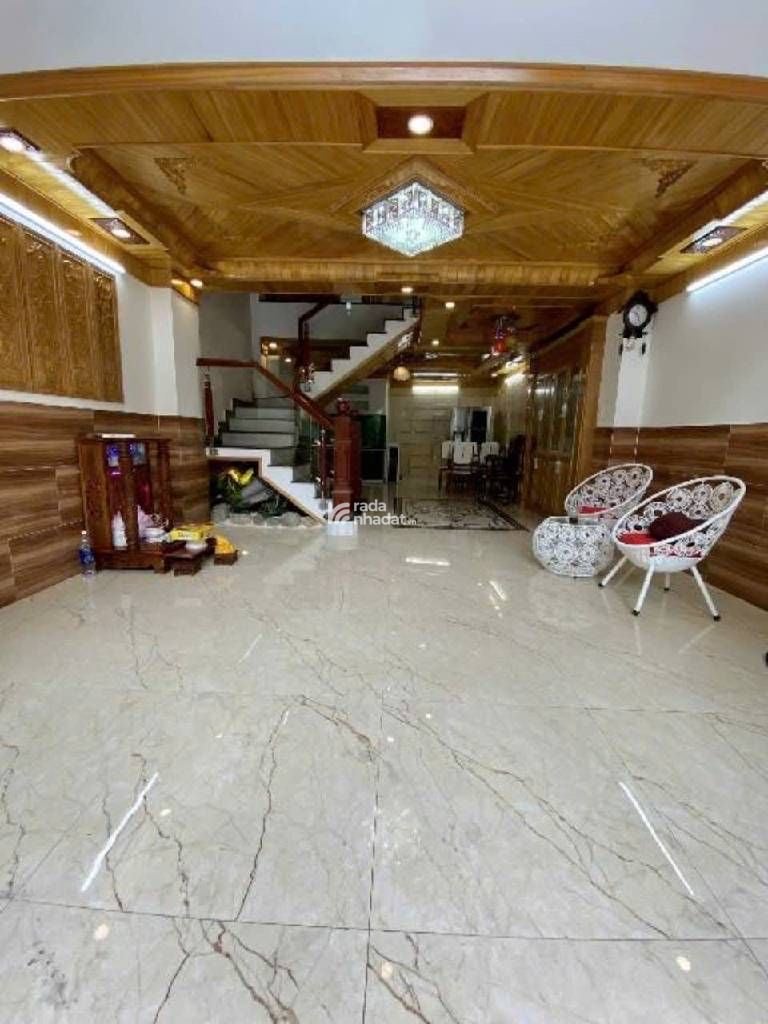 Hẻm xe hơi ngủ trong nhà. Khu an ninh tuyệt đối. Cách mặt tiền khoảng 100m. 