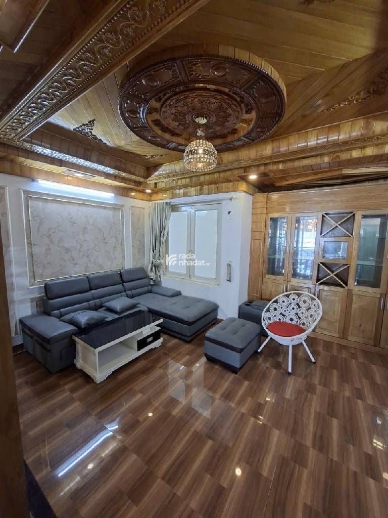 Hẻm xe hơi ngủ trong nhà. Khu an ninh tuyệt đối. Cách mặt tiền khoảng 100m. 