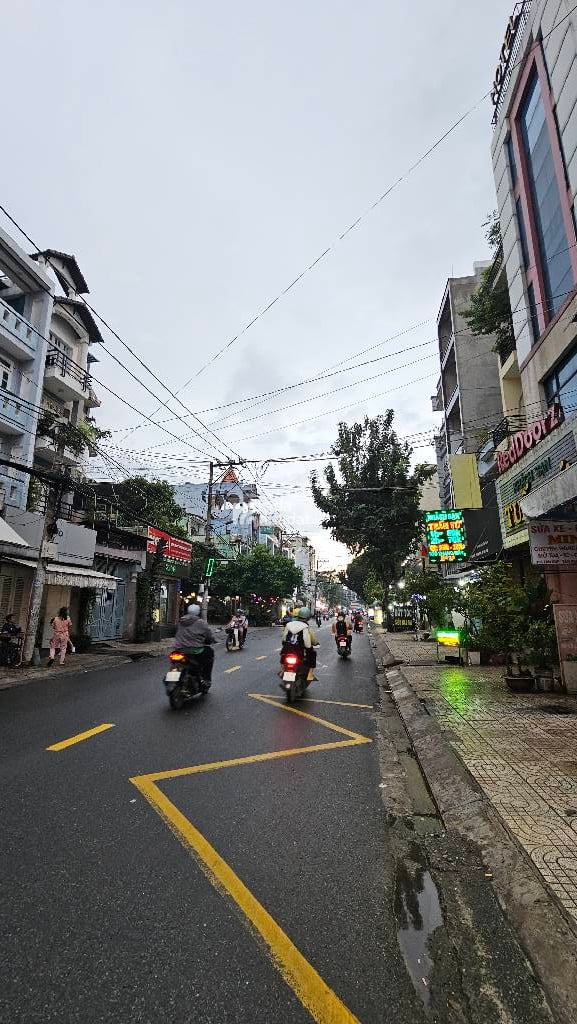 HXH TÂN QUÝ, TÂN PHÚ, CHUẨN 6.1M BỀ NGANG HIẾM CÓ. GIẢM 450TR CHỈ 7.8T TL TỐT