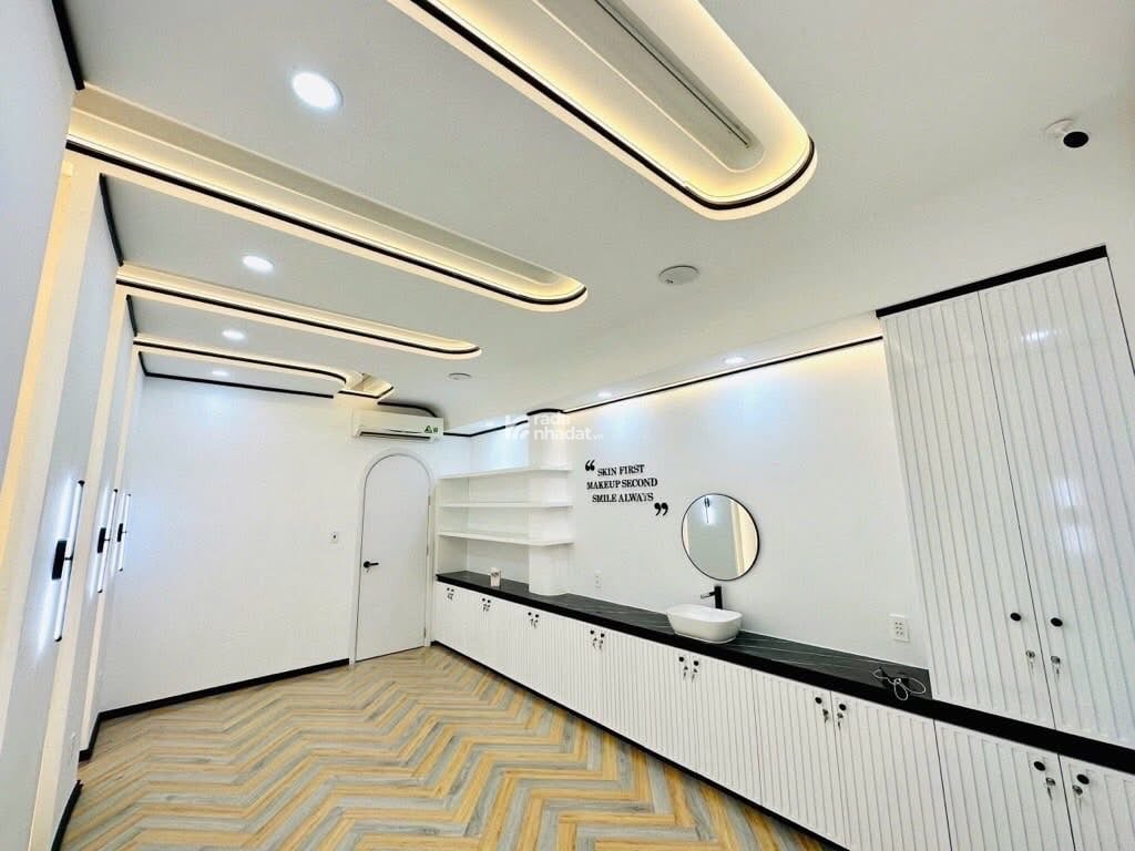 HIẾM - VỊ TRÍ ĐẸP TIỆN KINH DOANH - SỔ A4 - 20M RA MẶT TIỀN 