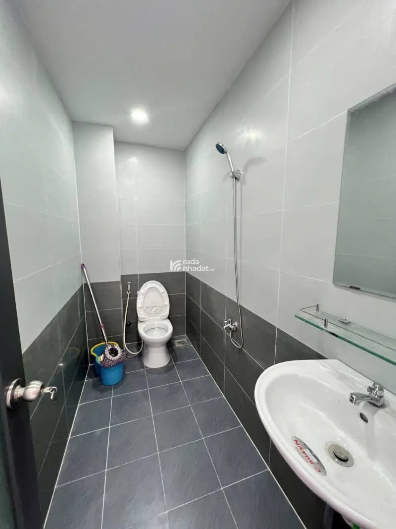 NHÀ ĐẸP TÂN PHÚ ,43M2 ,2 TẦNG BTCT ,HẺM SẠCH ĐẸP, AN NINH ,CHỈ 4.5 TỶ 