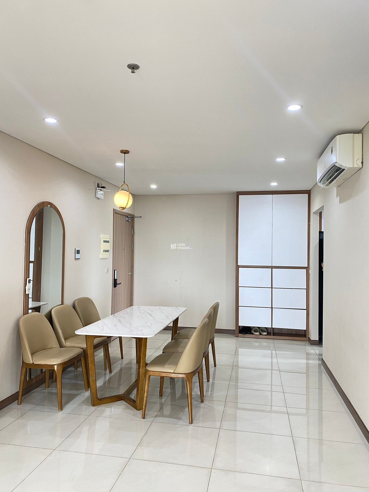 Cho thuê căn hộ Hà Đô Nguyễn Văn Công, 70m2, 2PN, 1WC, giá 11 triệu/th. LH 0903 309 *** Vân