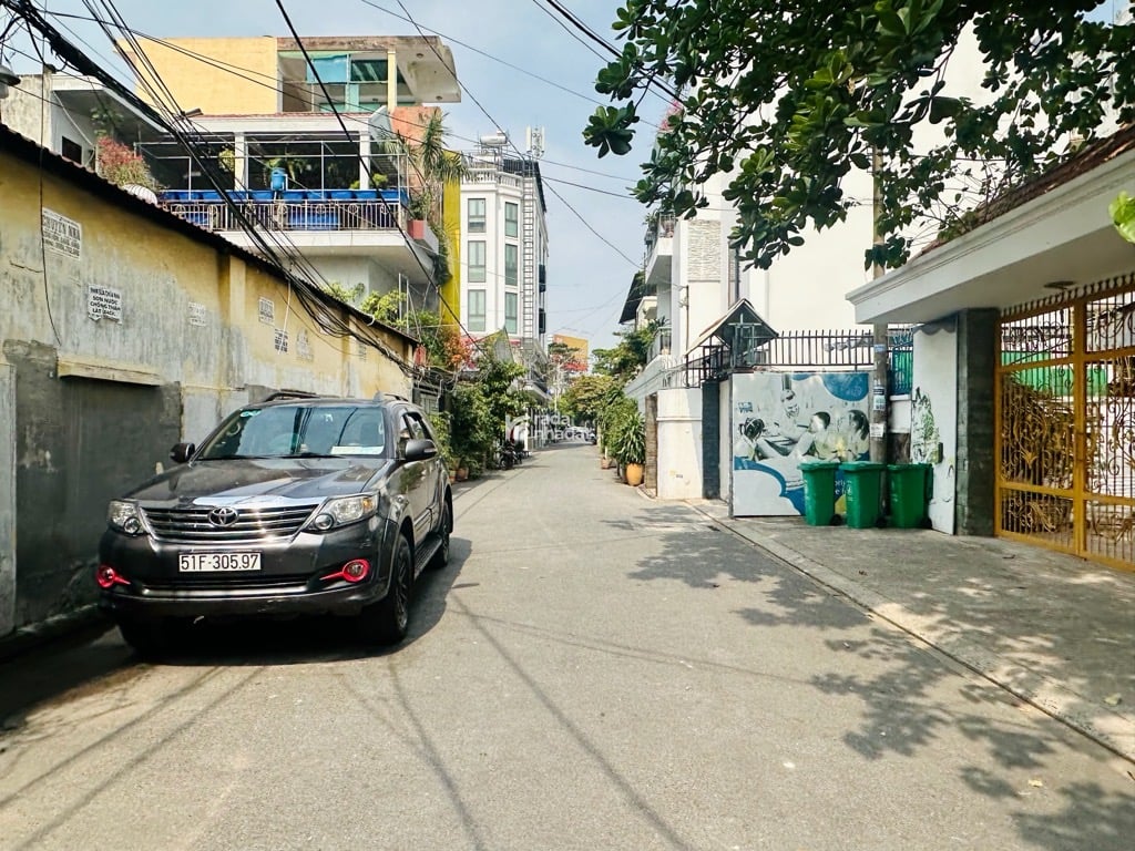  ĐẤT VÀNG TRỤC NGUYỄN VĂN TRỖI - SIÊU HIẾM SIÊU VIP - BIỆT THỰ CỔ HƠN 500M2 - XÂY MỚI TÙY Ý.