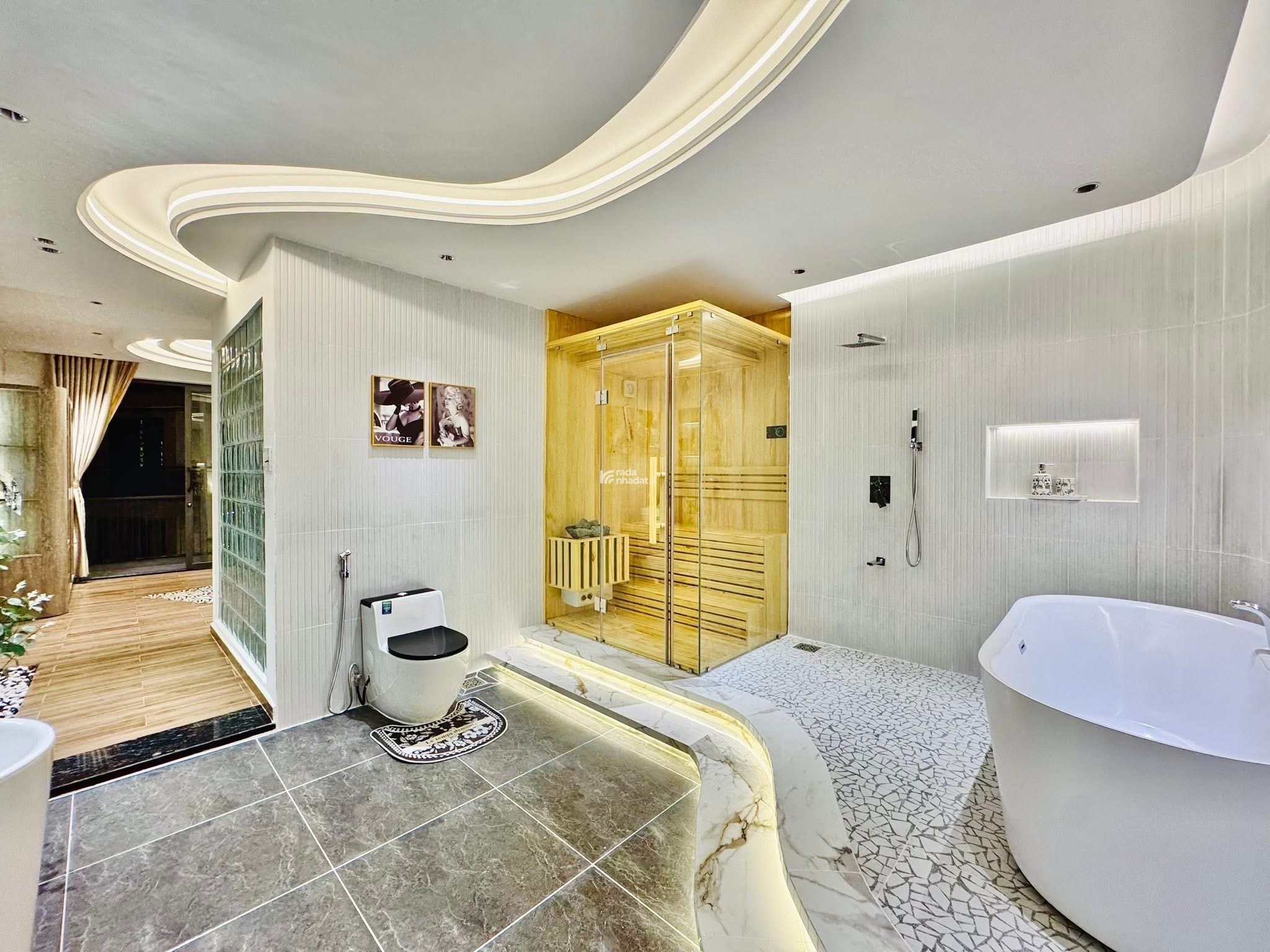 BÁN GẤP NHÀ PHỐ  4PN, 5WC, GIÁ CHỈ 7 TỶ/CĂN, VỊ TRÍ ĐẮC ĐỊA, TIỆN ÍCH ĐẦY ĐỦ