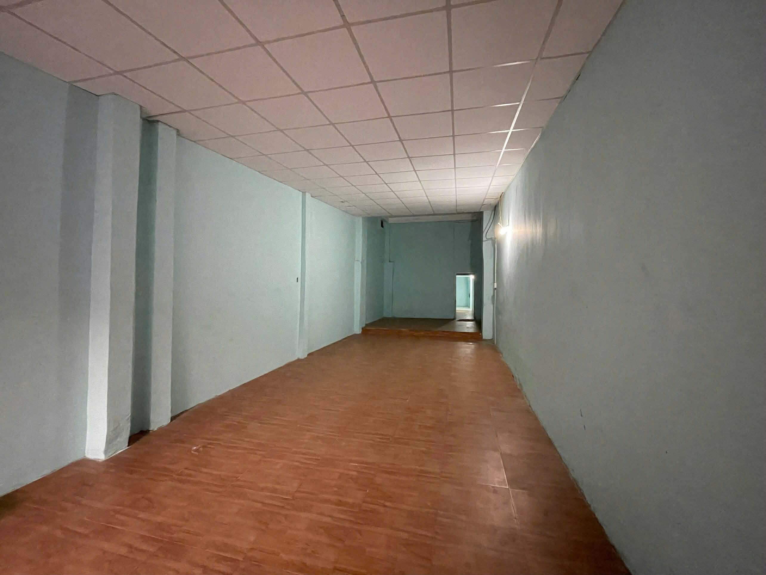 BÁN CĂN NHÀ LÀM CHDV NGAY CHỢ ĐÔNG QUANG, HƯƠNG LỘ 80B, HIỆP THÀNH, Q12Dt: 4m x 24m. 