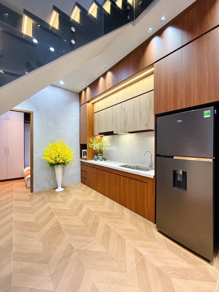 TÂN BÌNH 10” SIÊU THỊ EMART 2” - 2 TẦNG MỚI - 3 PHÒNG (1 PN DƯỚI TRỆT) - NGANG 4M - FULL NỘI THẤT