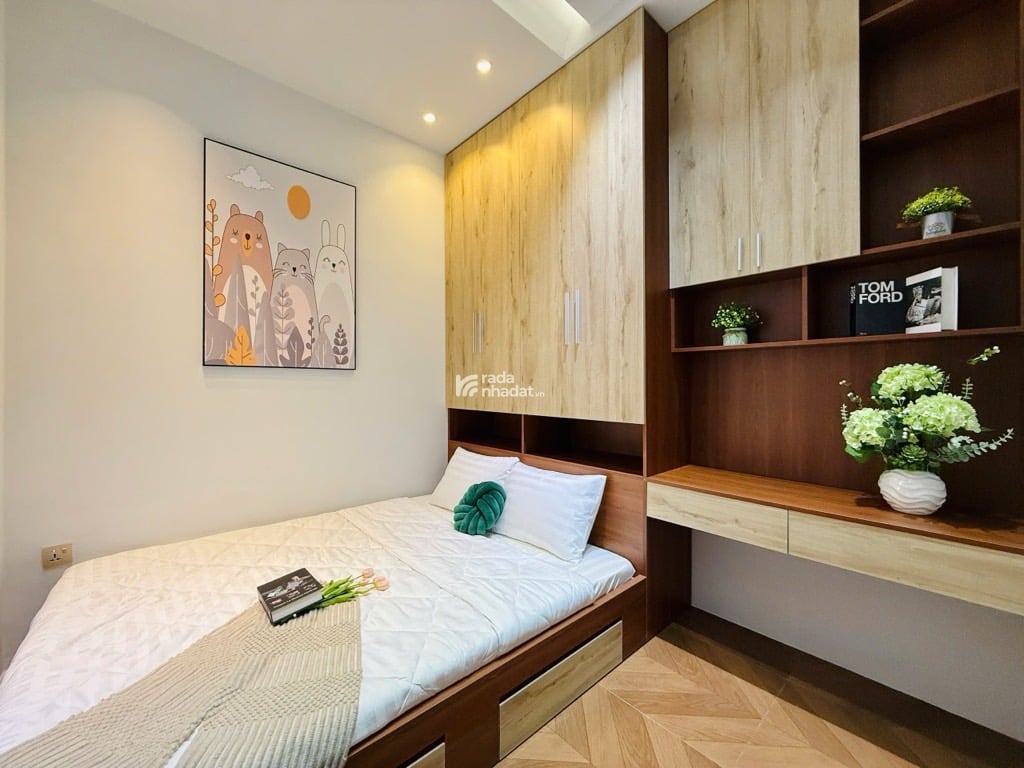 TÂN BÌNH 10” SIÊU THỊ EMART 2” - 2 TẦNG MỚI - 3 PHÒNG (1 PN DƯỚI TRỆT) - NGANG 4M - FULL NỘI THẤT