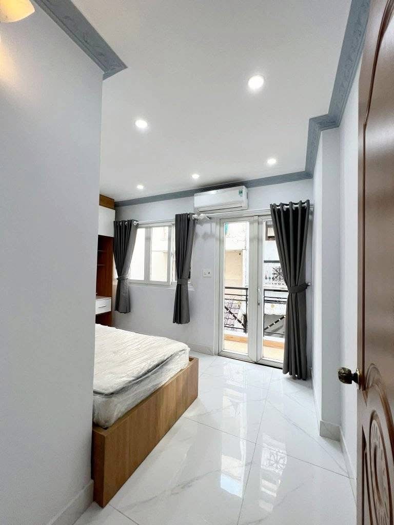 CHỦ CẦN TIỀN GẤP!! Cần bán nhà, Hai Bà Trưng, phường Võ Thị Sáu, Q3, Đang cho thuê 17 tr/th, SHR