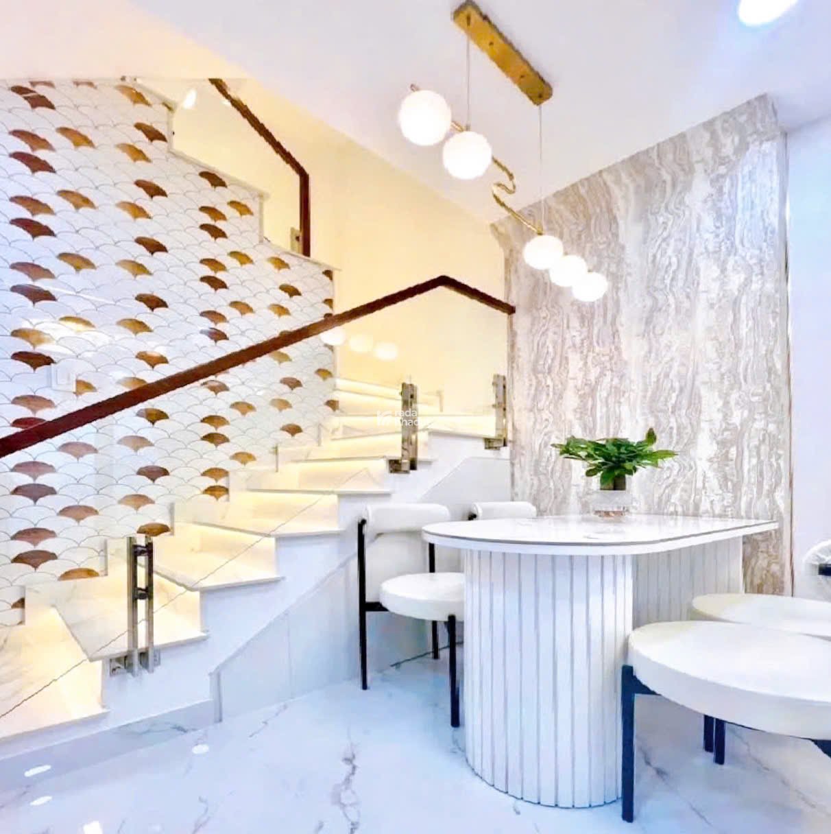 Bán nhà Quận 3 , Trần Văn Đang , 3.7 x 6.1 m , 3 Tầng , Giá 4.7 tỷ  