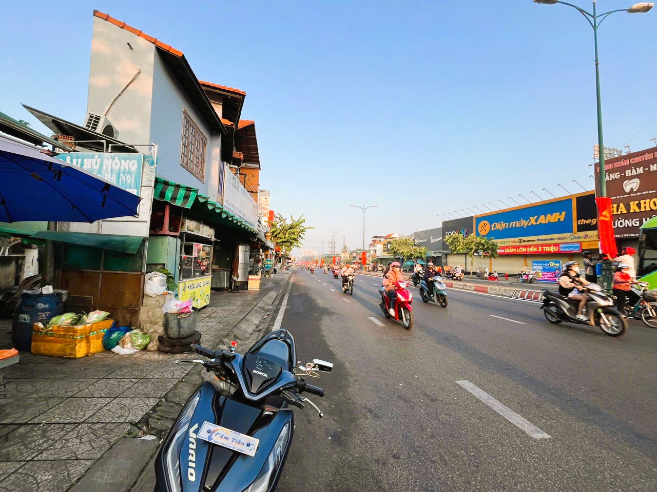 NHÀ NGANG 7.3M HIẾM, SÁT KHU CNC, GIỮ LÀ CÓ TIỀN, XÂY LÀ NHÂN TÀI SẢN, CHỈ 7.3 TỶ