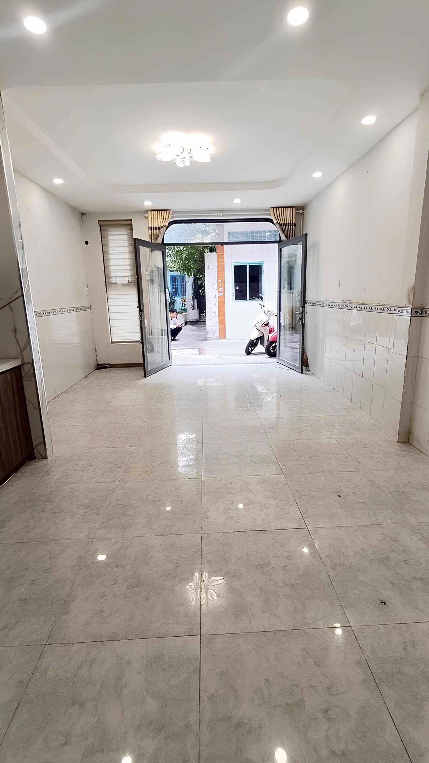 Đường Xe hơi Thông - DT: 4x8 (32m2) - Nhà Đúc 2 Tầng - cạnh Lê Trọng Tấn - chỉ 3,x ty