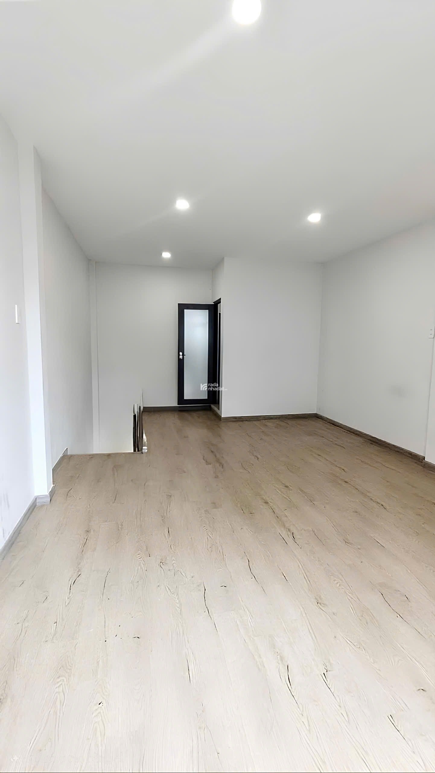 Đường Xe hơi Thông - DT: 4x8 (32m2) - Nhà Đúc 2 Tầng - cạnh Lê Trọng Tấn - chỉ 3,x ty