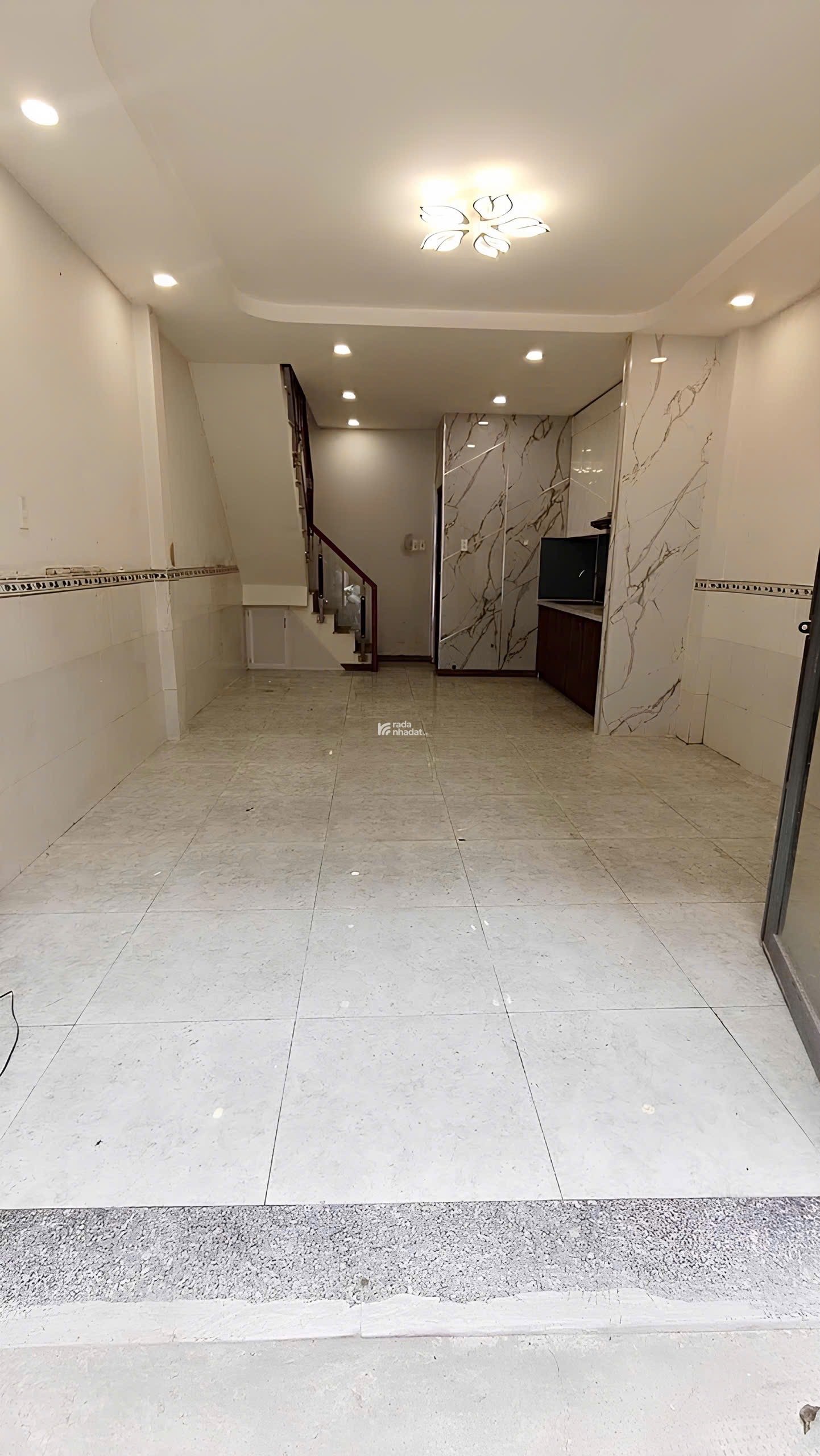 Đường Xe hơi Thông - DT: 4x8 (32m2) - Nhà Đúc 2 Tầng - cạnh Lê Trọng Tấn - chỉ 3,x ty