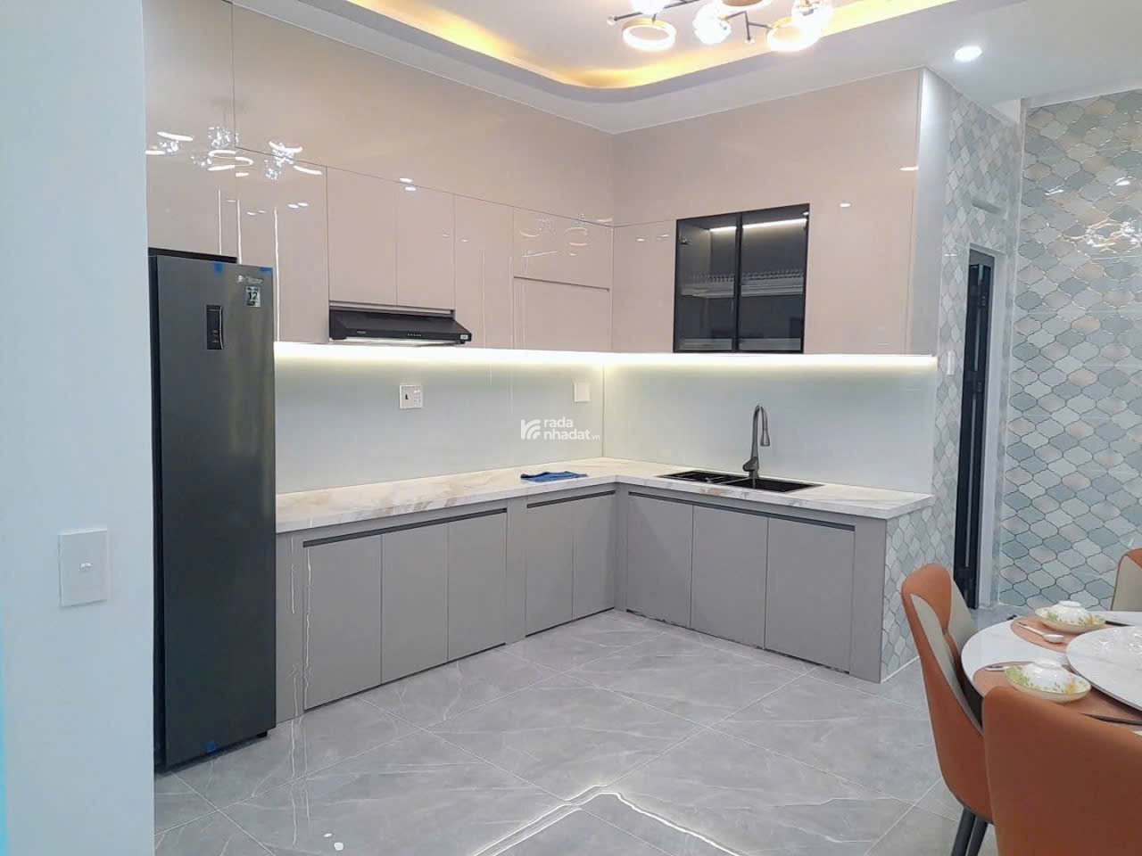 Kẹt vốn cần bán gấp, nhà 4 lầu, đường Nguyễn Huy Lượng, phường 14, Bình Thạnh,3 tỷ9 THƯƠNG LƯỢNG