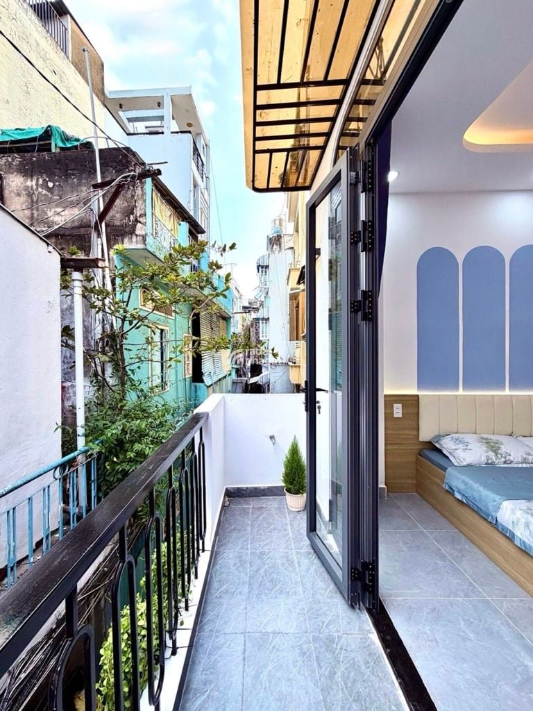 NHÀ MỚI Ở NGAY - 4 TẦNG BTCT - 3PN 4WC FULL NỘI THẤT XỊN - DT 25M2 (4x6.5) SỔ A4 - SD 94M2