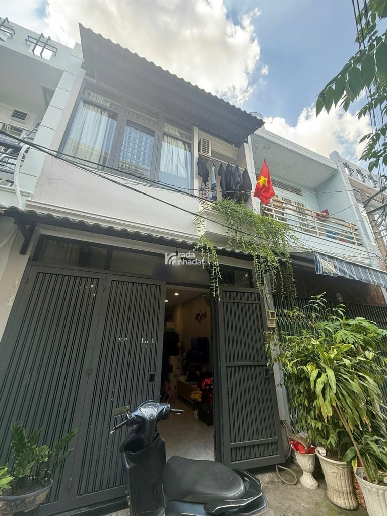 nhà đang ở , vào là ở ngay giá có thể đầu tư