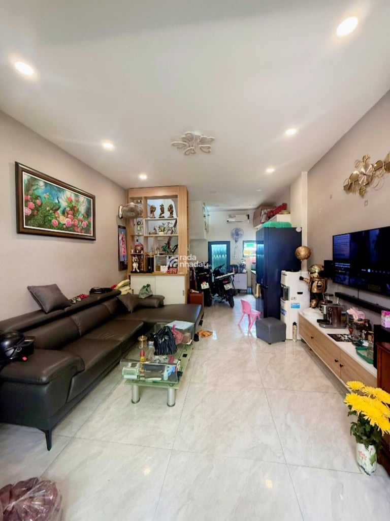 nhà đang ở , vào là ở ngay giá có thể đầu tư