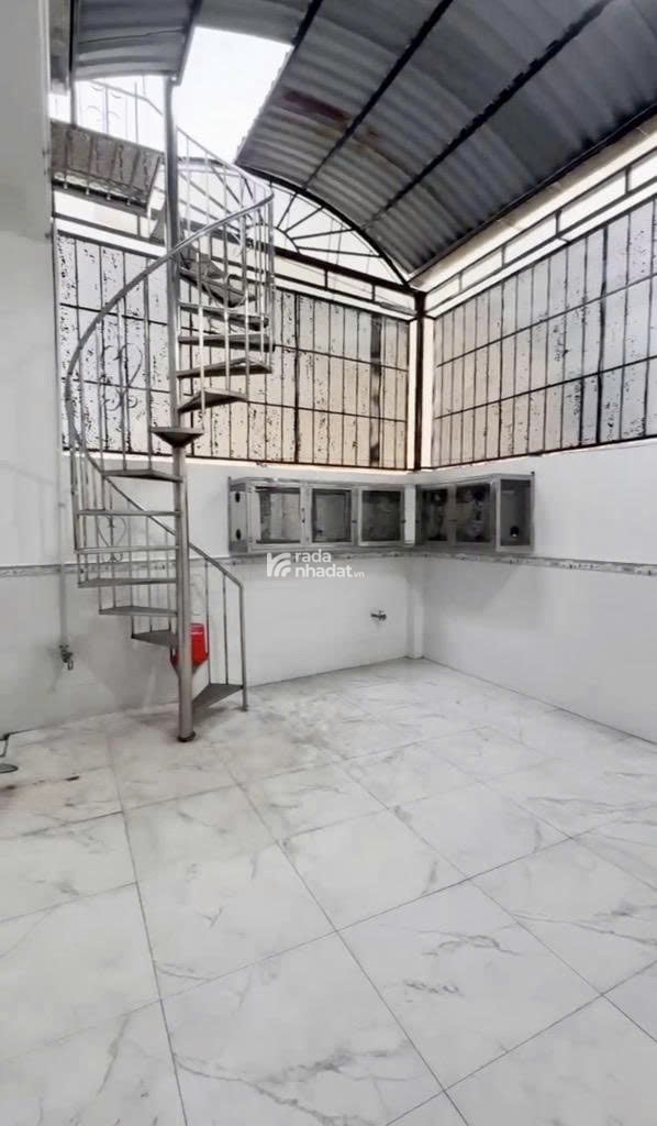 Hẻm 6m Gò Dầu cách MT 5m, 111 m2 nở hậu 7m, 4 tầng 8PN, dòng tiền 22tr/tháng 