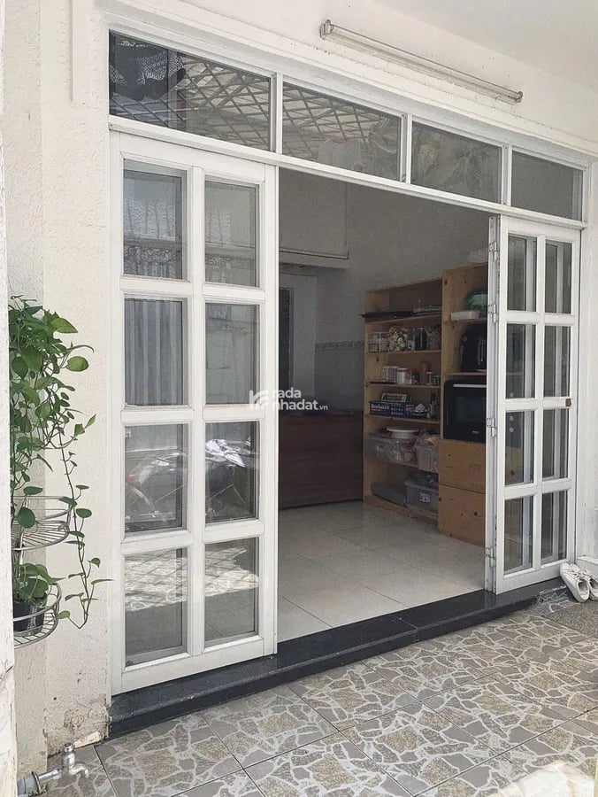 BÁN NHÀ GẦN SÂN BAY NGAY TRUNG TÂM CỘNG HÒA ,PHƯỜNG 13, TÂN BÌNH GIÁ CHỈ 4.2 TỶ 