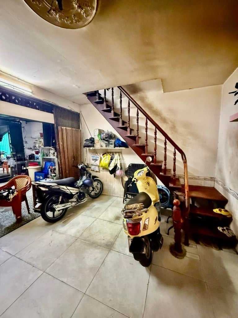 Bán nhà Nát Diên Tích Khủng 80m2(4x20), Hẻm Xe Hơi Thông, 6.xTỷ Quận 8