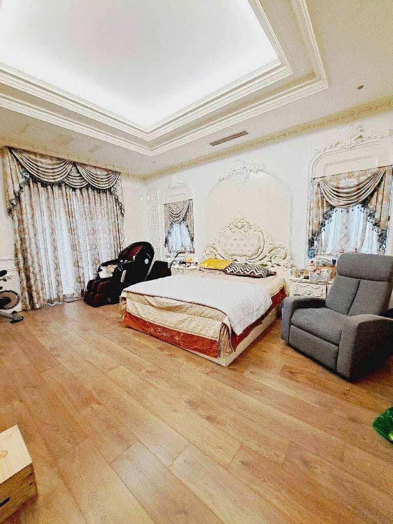 VILLA 5 TẦNG 2 MẶT TIỀN - GIÁP Q3 Q10 - 350m2 ĐƯỜNG 8m - GIÁ 68 TỶ