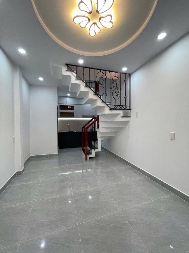 Vị trí: Nhà 1/ cách mặt tiền chỉ 20m; 3p qua tới Aeon MALL Tân Phú.- Diện tích: 20m2.- Kết cấu: 1 t