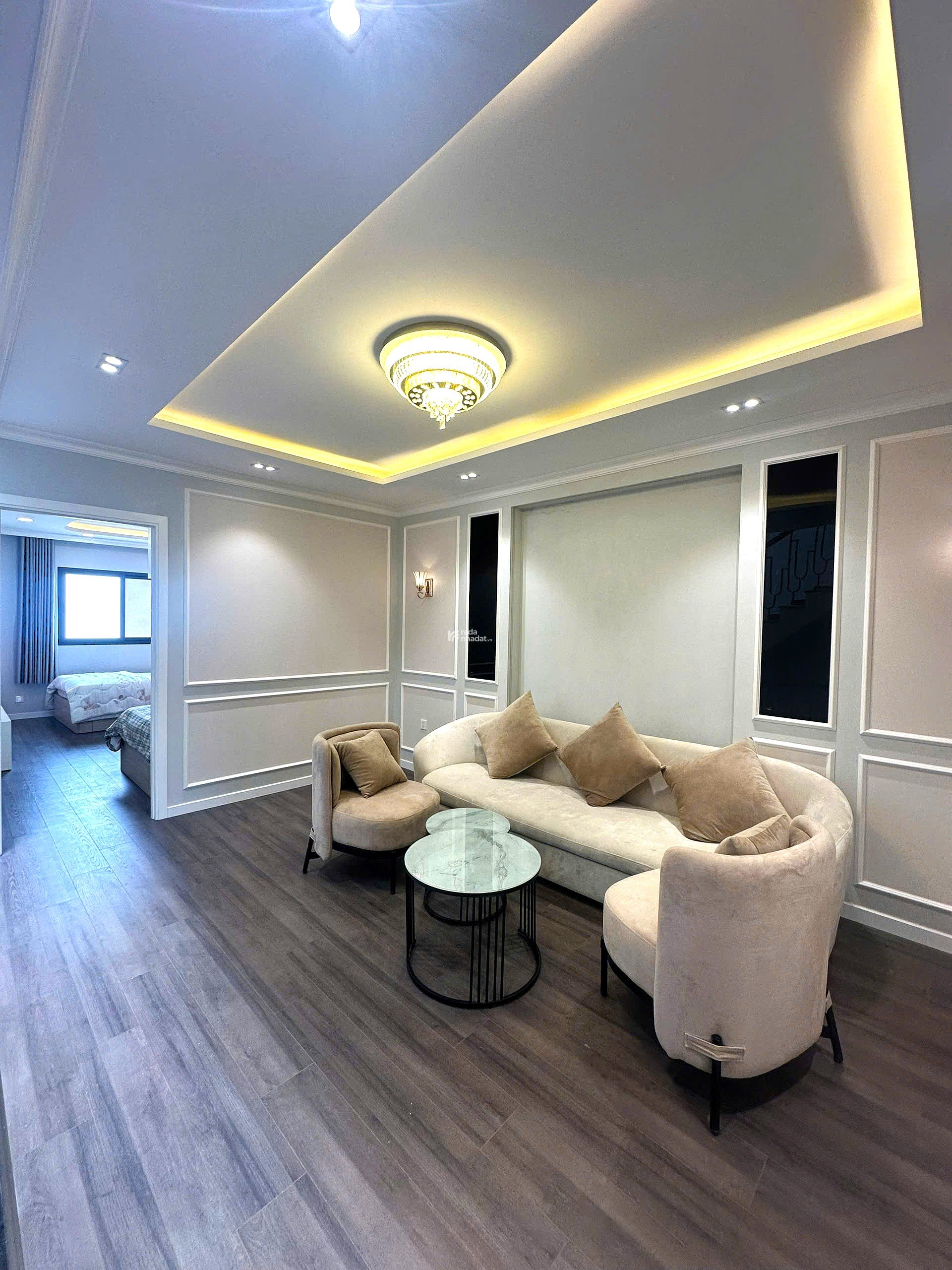 Chính chủ cần tiền bán gấp nhà 1 trệt 1 lửng 2 lầu , sổ hồng riêng , đường 13m