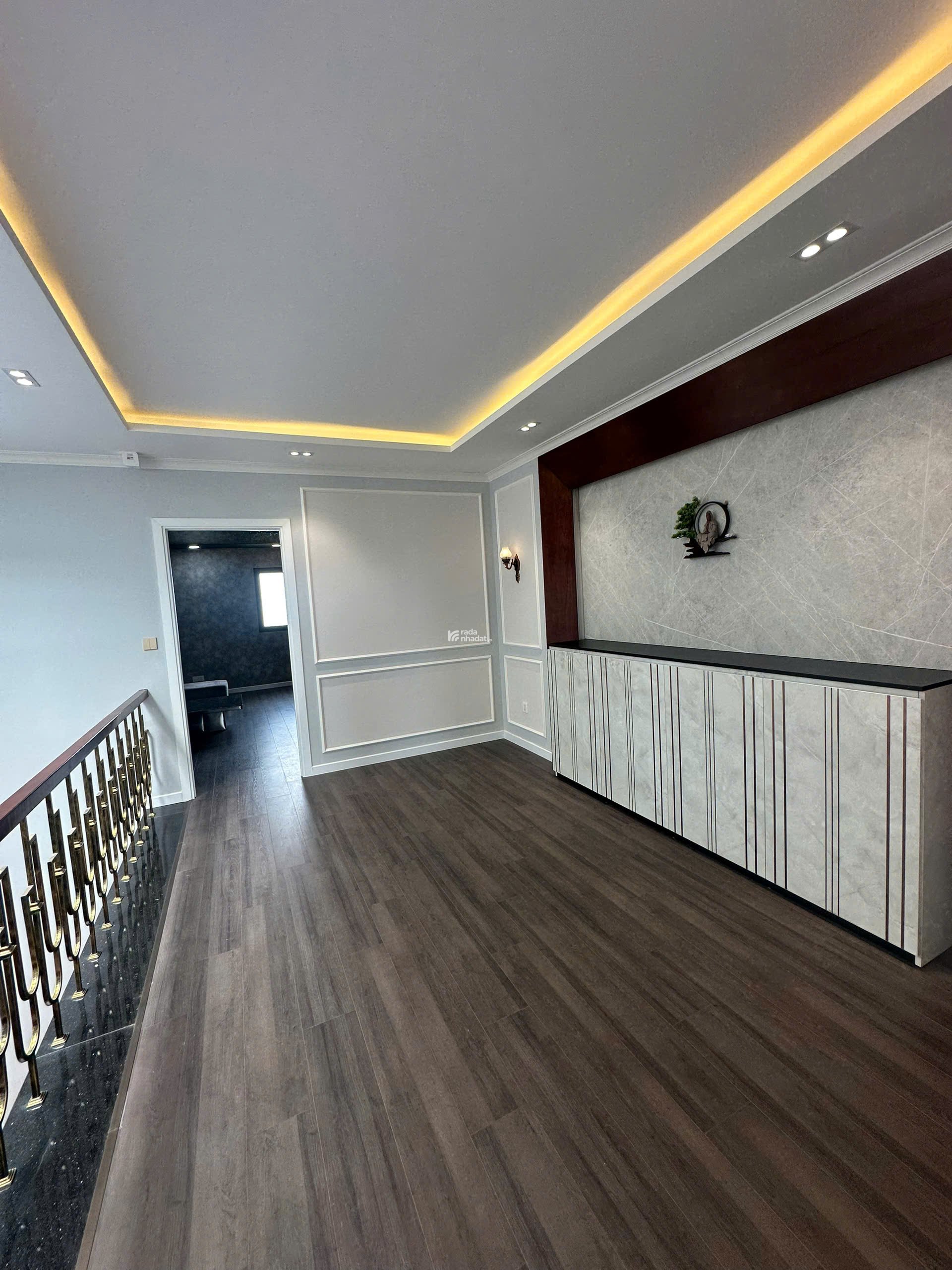 Chính chủ cần tiền bán gấp nhà 1 trệt 1 lửng 2 lầu , sổ hồng riêng , đường 13m