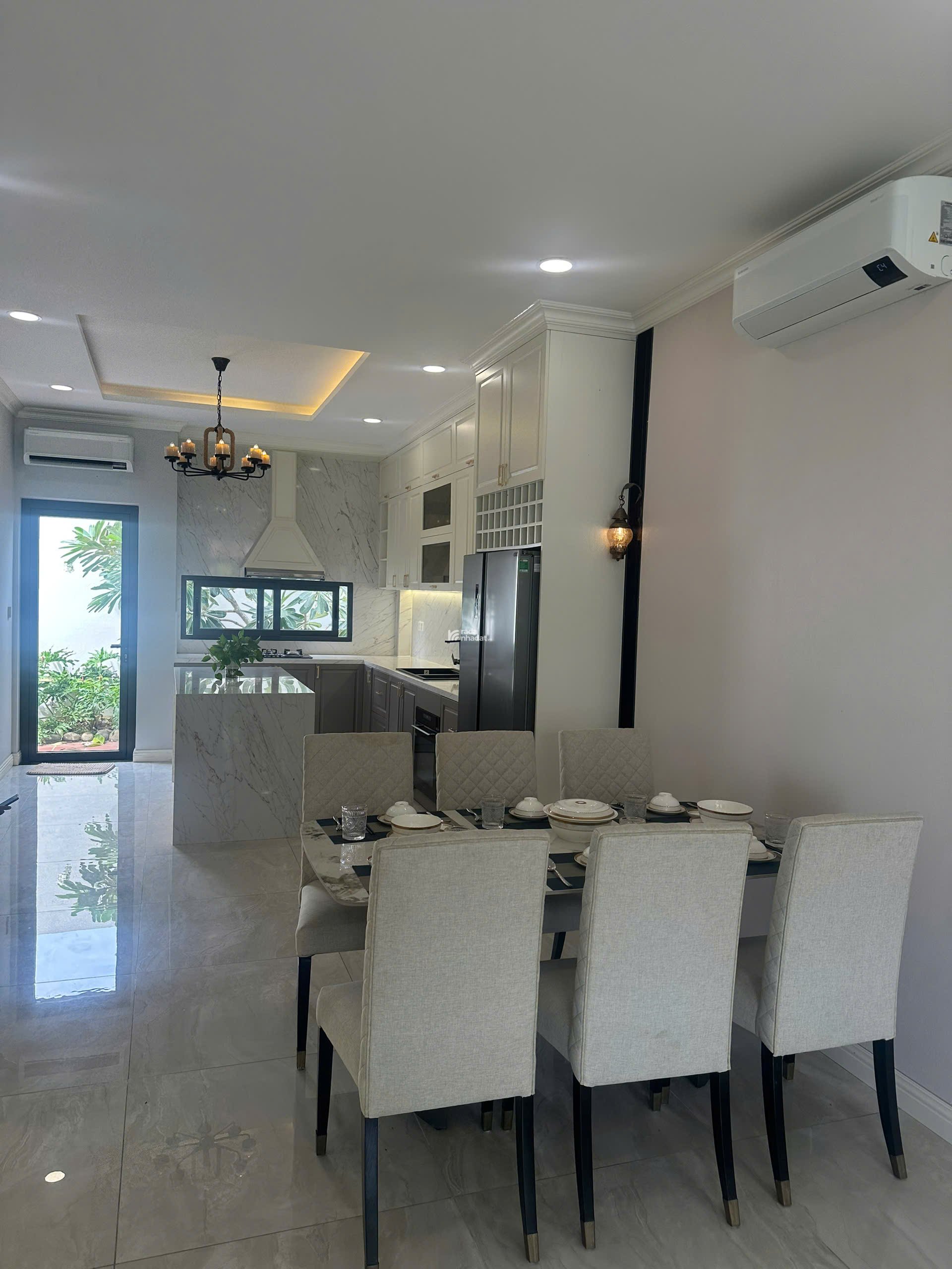 Chính chủ cần tiền bán gấp nhà 1 trệt 1 lửng 2 lầu , sổ hồng riêng , đường 13m