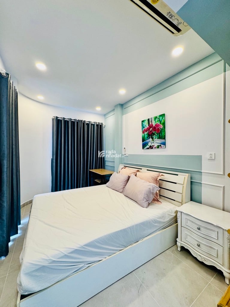 HIẾM - CHỈ 8.XTY CÓ NHÀ 4 TẦNG NGAY PHỐ ĐI BỘ BÙI VIỆN , TRUNG TÂM GIẢI TRÍ SẦM UẤT BẬT NHẤT QUẬN 1